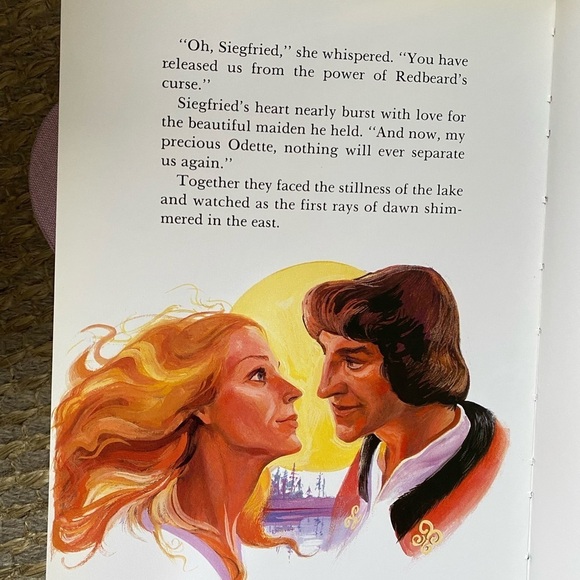 SWAN Lake Vintage Children’s Book - Picture 4 of 8